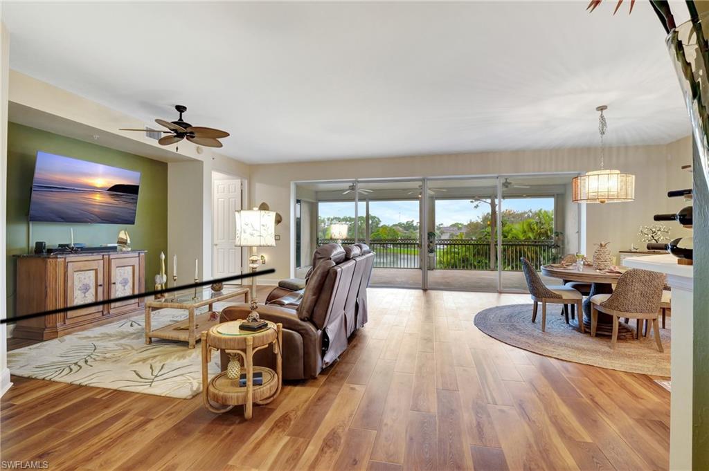 720 Waterford DR # 302, NAPLES Unit: 302