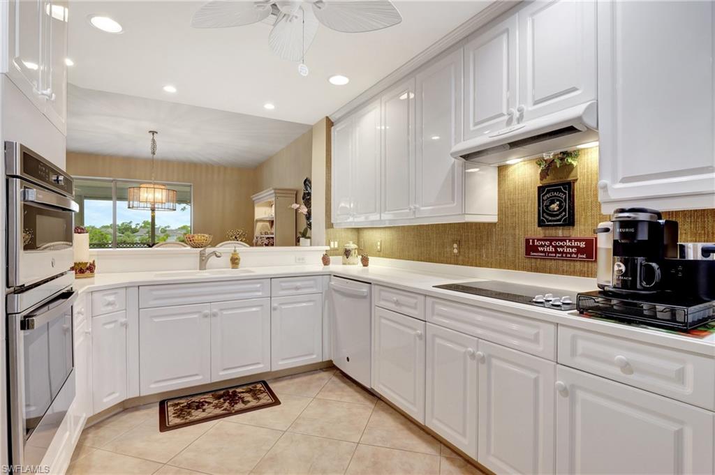 720 Waterford DR # 302, NAPLES Unit: 302