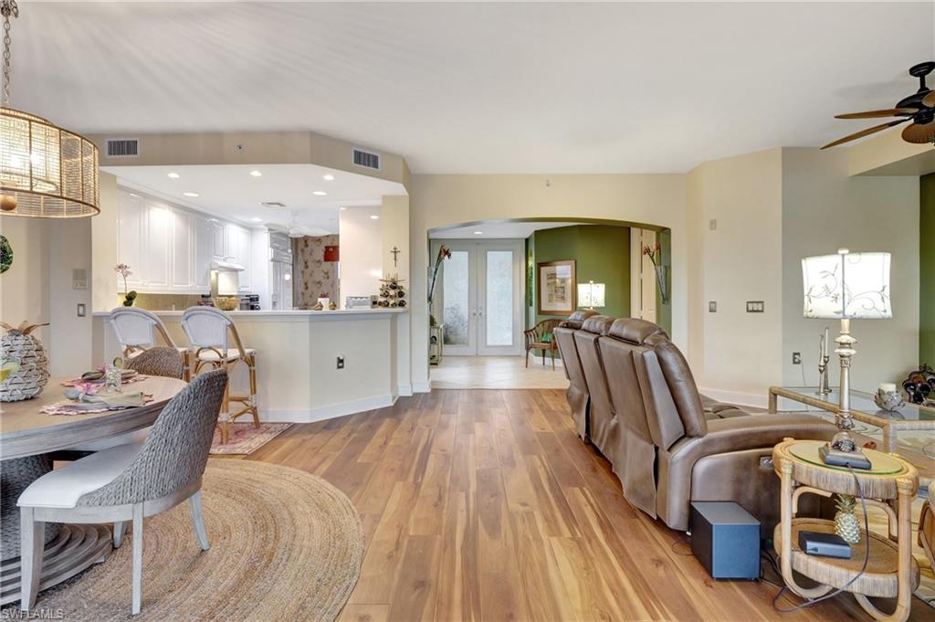 720 Waterford DR # 302, NAPLES Unit: 302