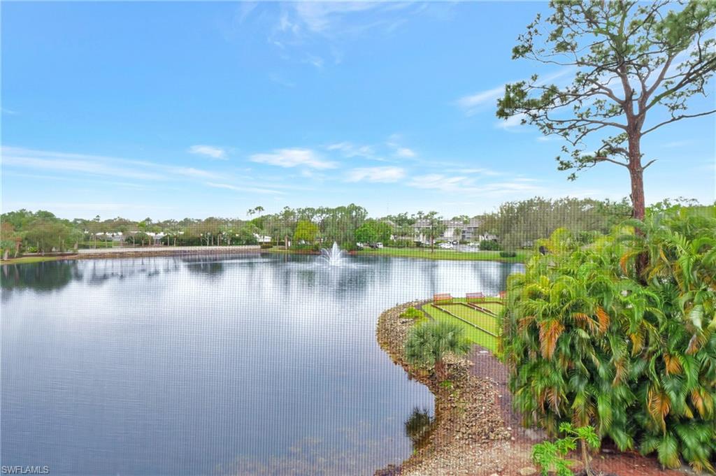 720 Waterford DR # 302, NAPLES Unit: 302