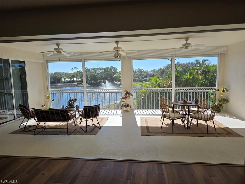 720 Waterford DR # 302, NAPLES Unit: 302