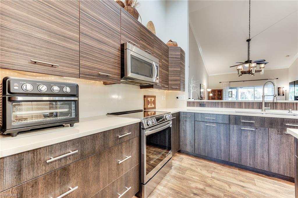 6113 Thresher DR # 202, NAPLES Unit: 202