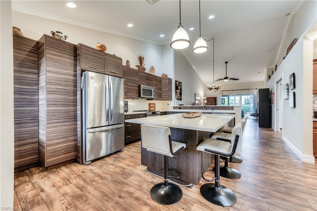 6113 Thresher DR # 202, NAPLES Unit: 202