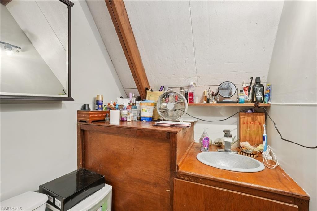 2010 Jung BLVD E, NAPLES