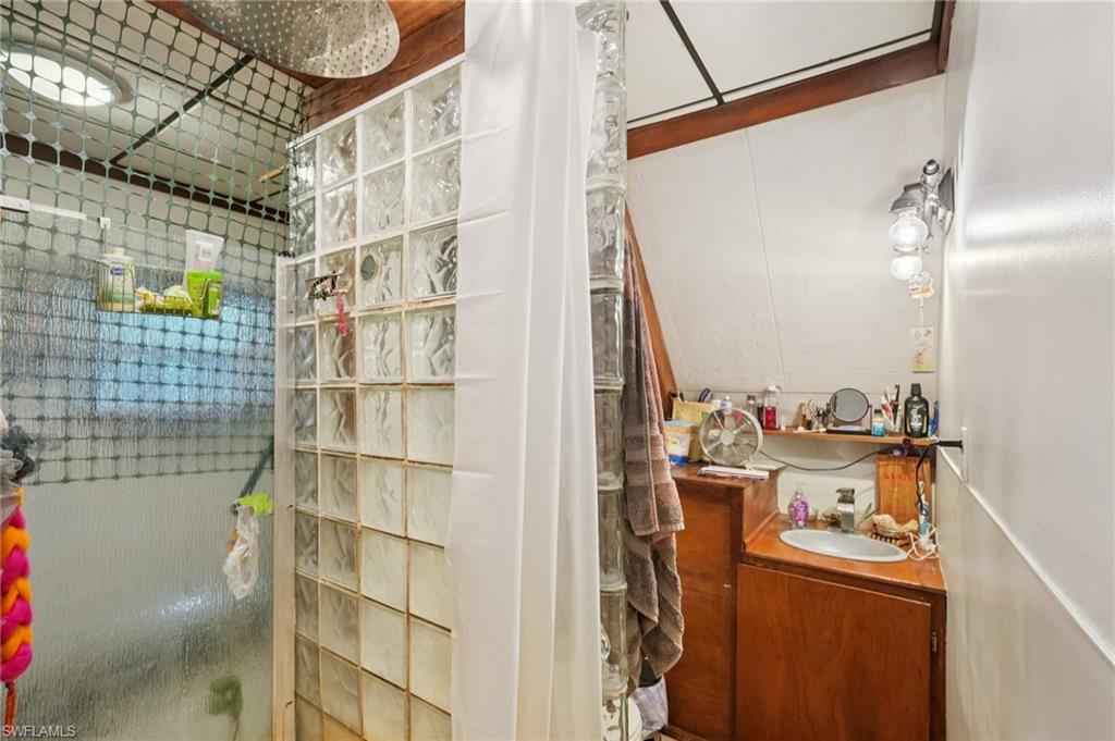 2010 Jung BLVD E, NAPLES