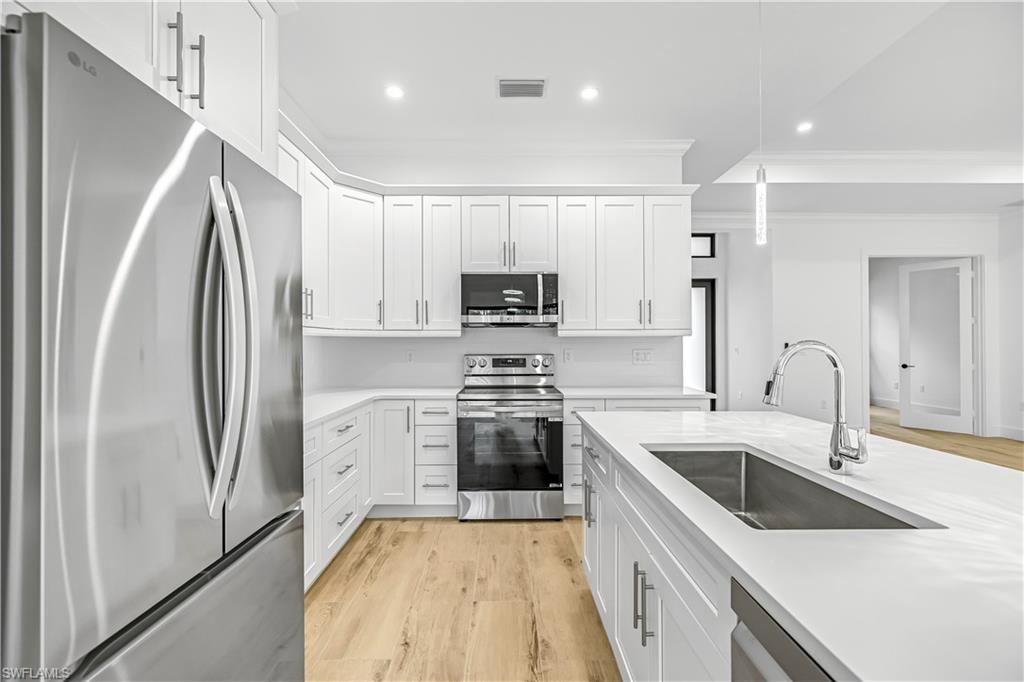 2668 39th Ave NE, NAPLES