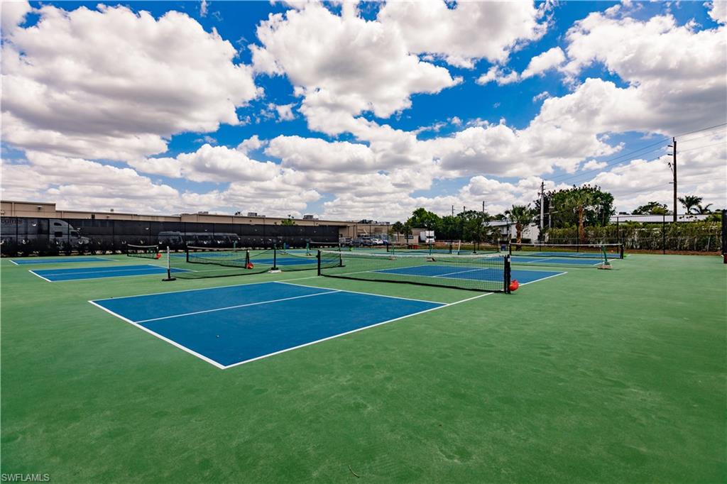 600 Neapolitan WAY # 228