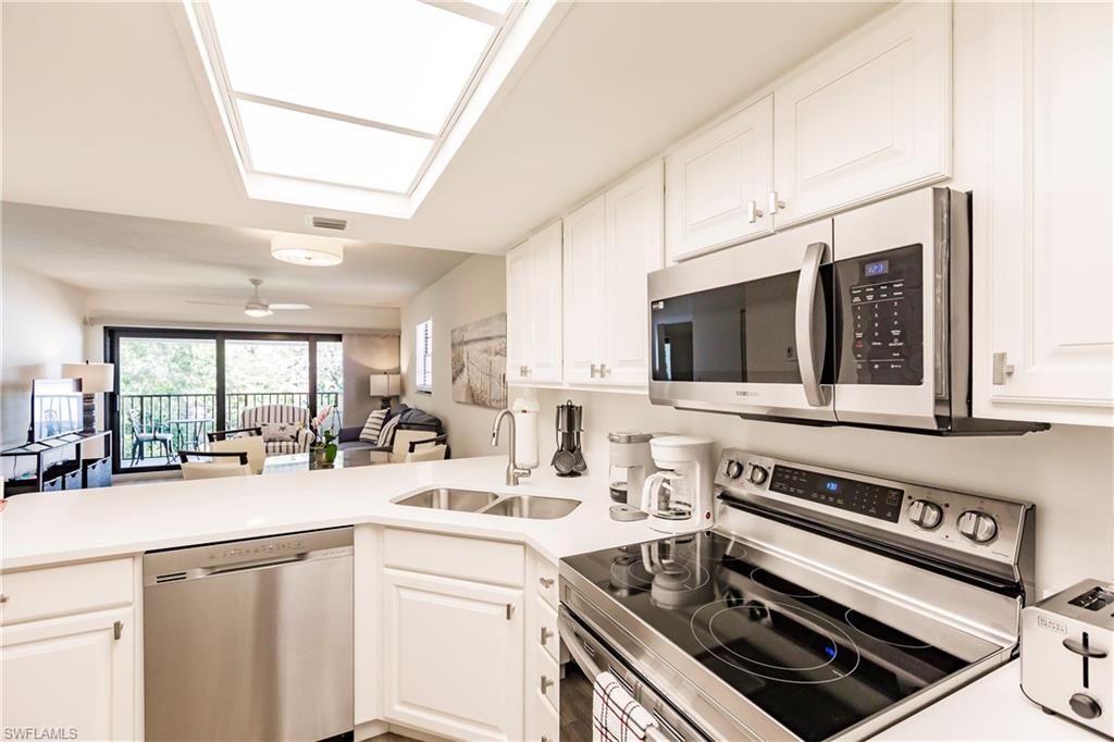 600 Neapolitan WAY # 228