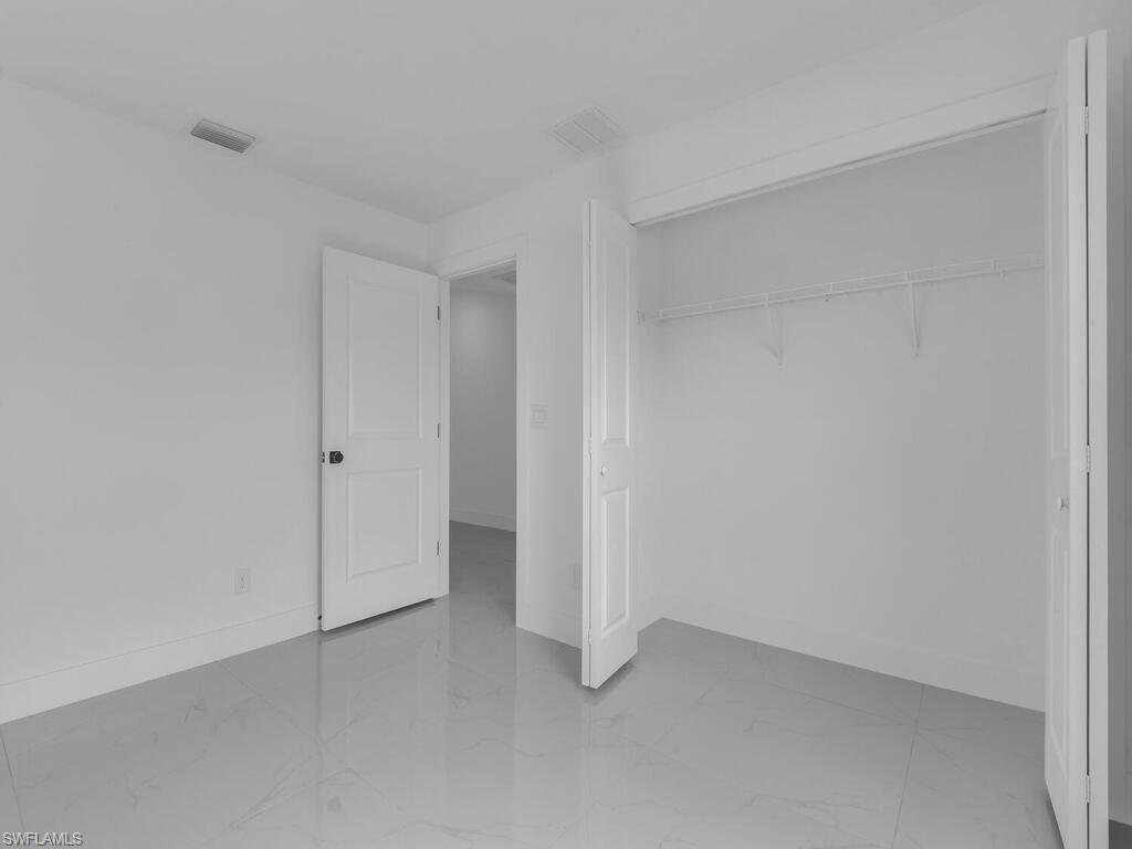 4956/4958 LEONARD BLVD S