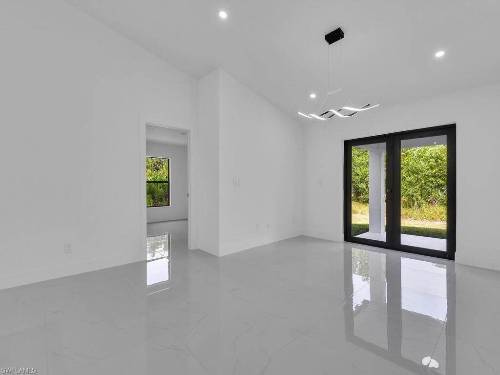 4956/4958 LEONARD BLVD S