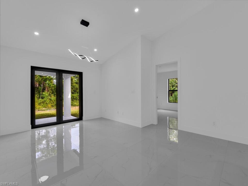 4956/4958 LEONARD BLVD S