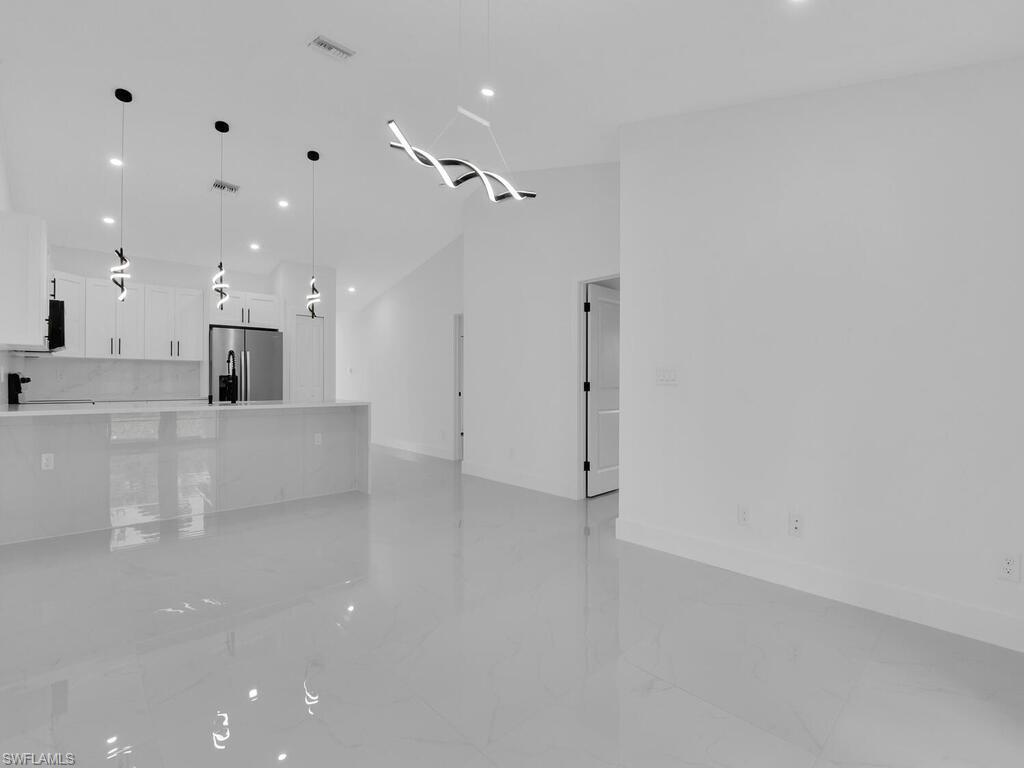 4956/4958 LEONARD BLVD S