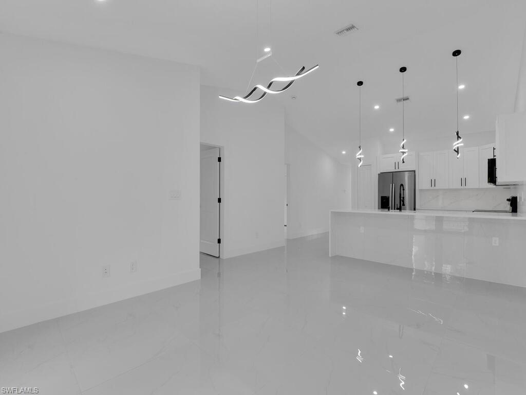 4956/4958 LEONARD BLVD S