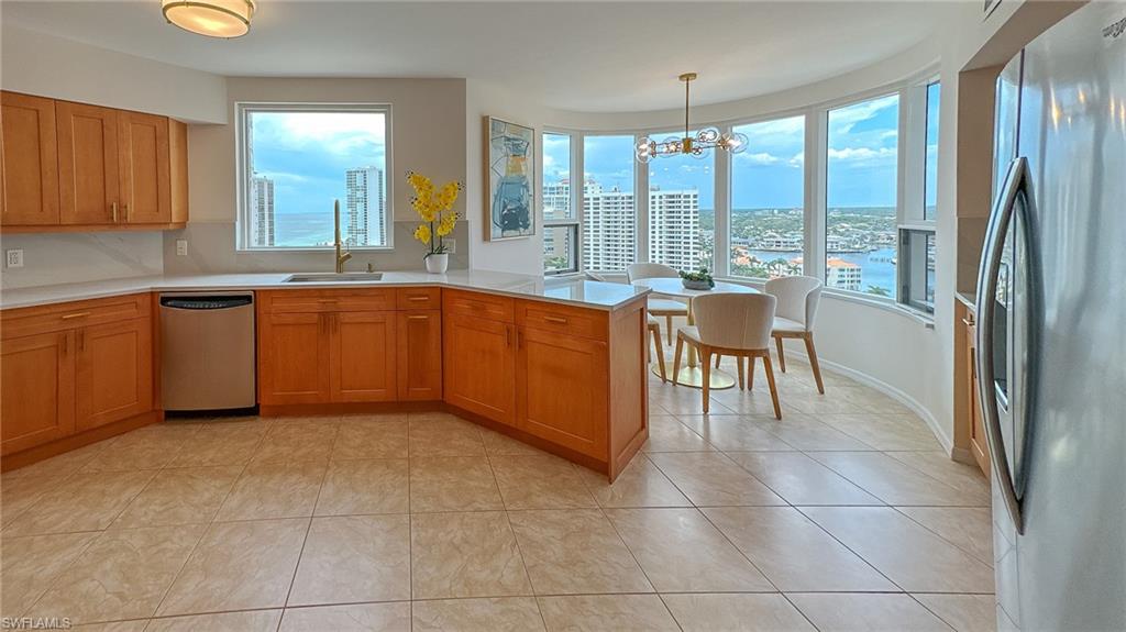 4251 Gulf Shore BLVD N # 18A