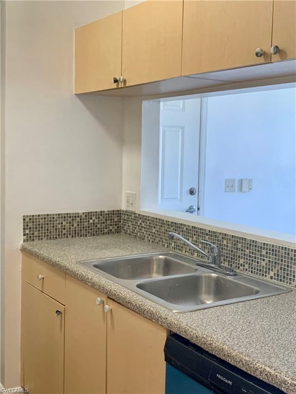 1235 Reserve WAY # 5