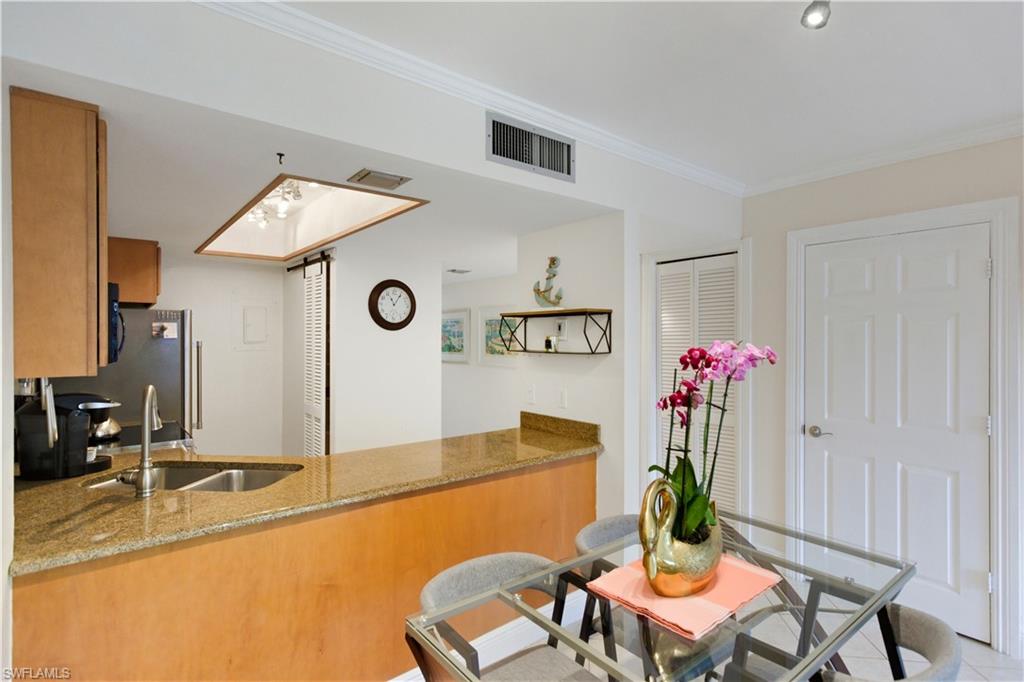 600 Neapolitan WAY # 105