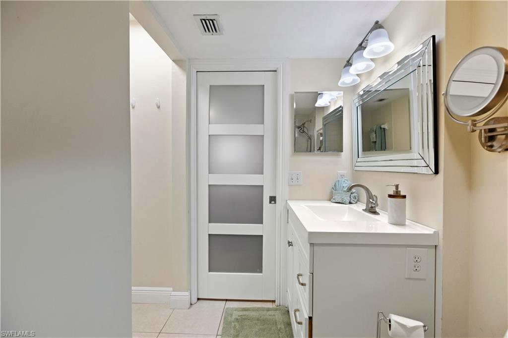 600 Neapolitan WAY # 105