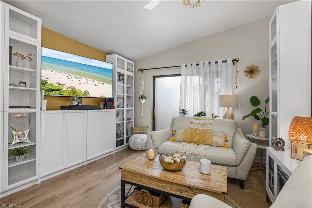 5266 Cedarbend DR # 1