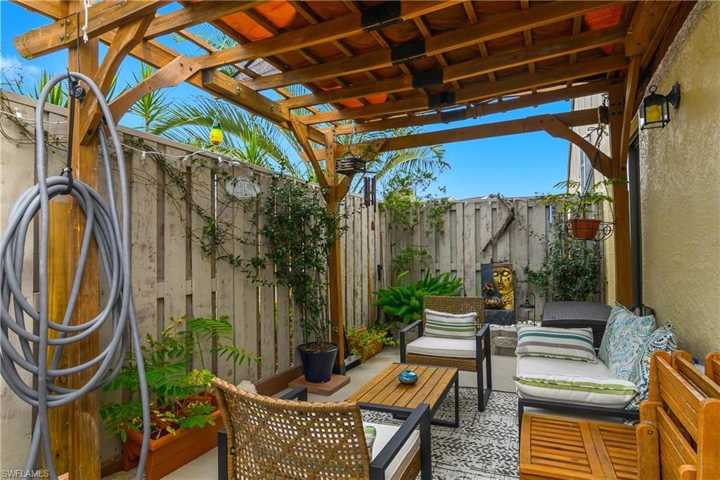 5266 Cedarbend DR # 1