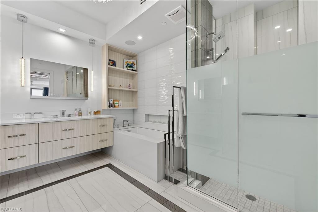 1135 3rd AVE S # 521