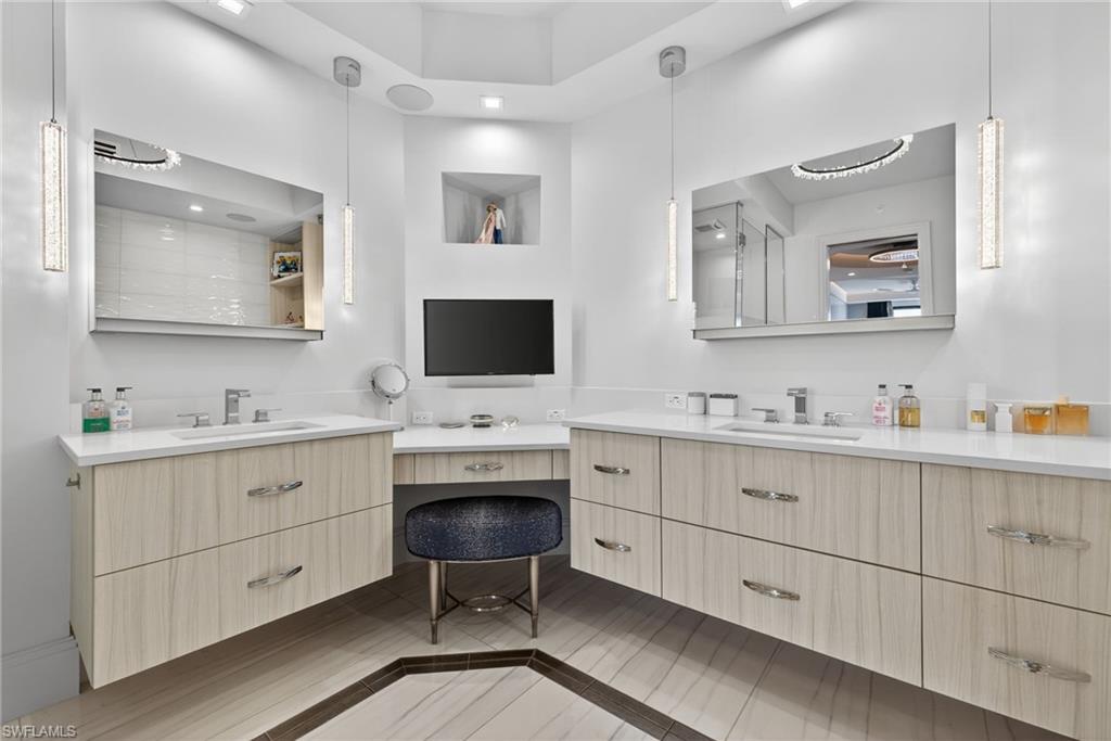 1135 3rd AVE S # 521