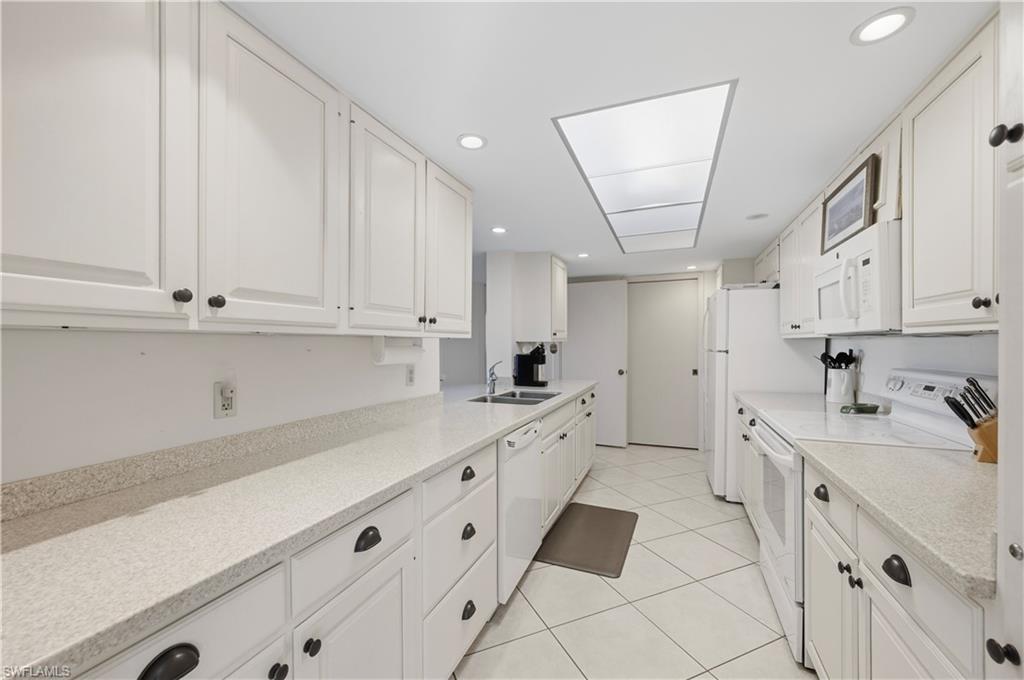 11 Bluebill AVE # 404