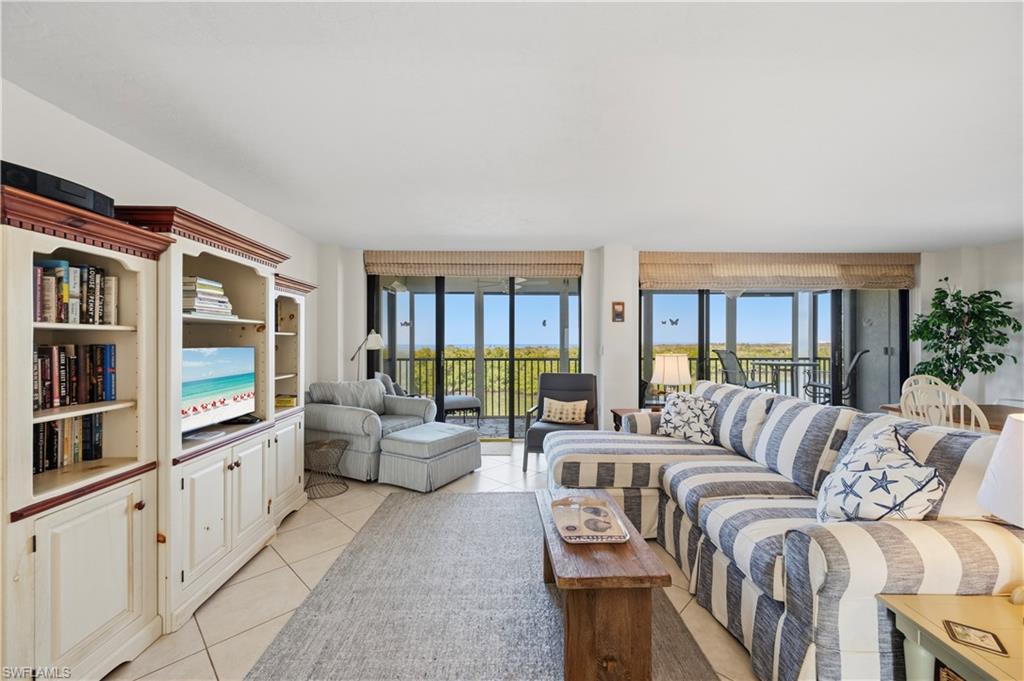 11 Bluebill AVE # 404