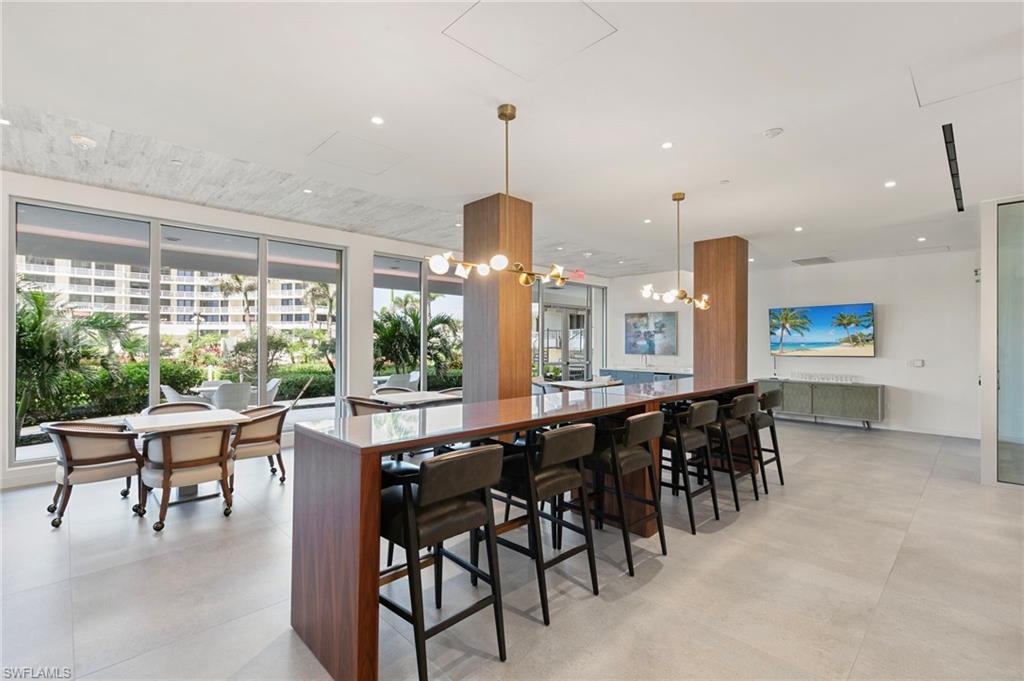 320 Seaview CT # 709 Unit: 2-709