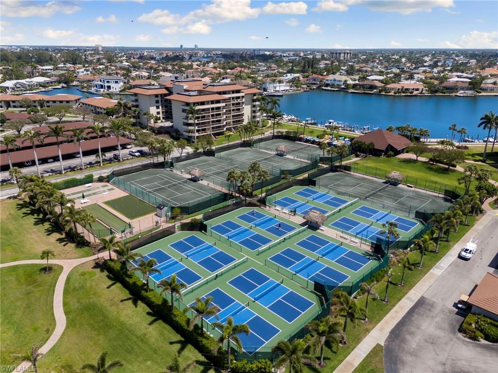 320 Seaview CT # 709 Unit: 2-709