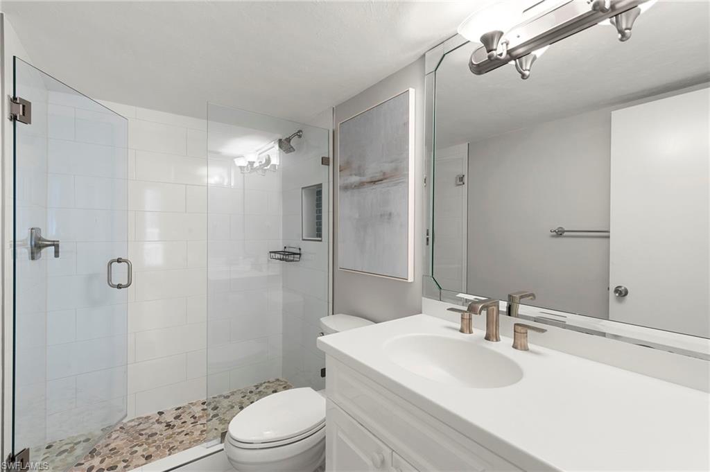 320 Seaview CT # 709 Unit: 2-709