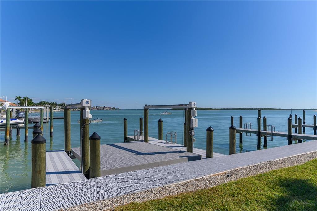 929 Collier CT # B201