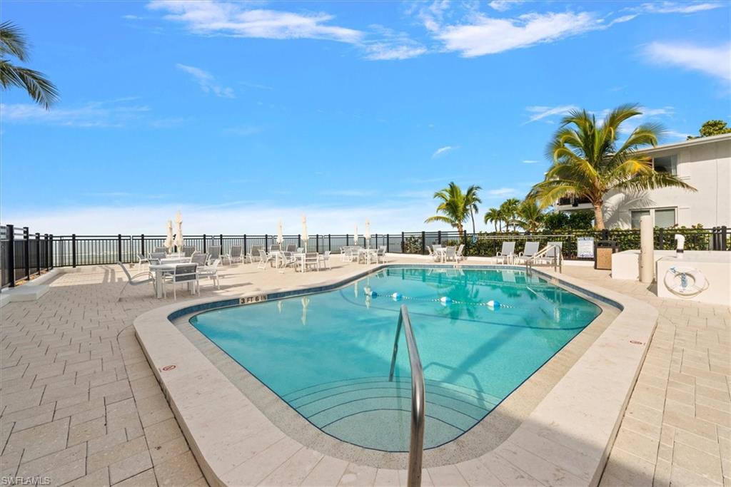 1065 Gulf Shore BLVD N # 205
