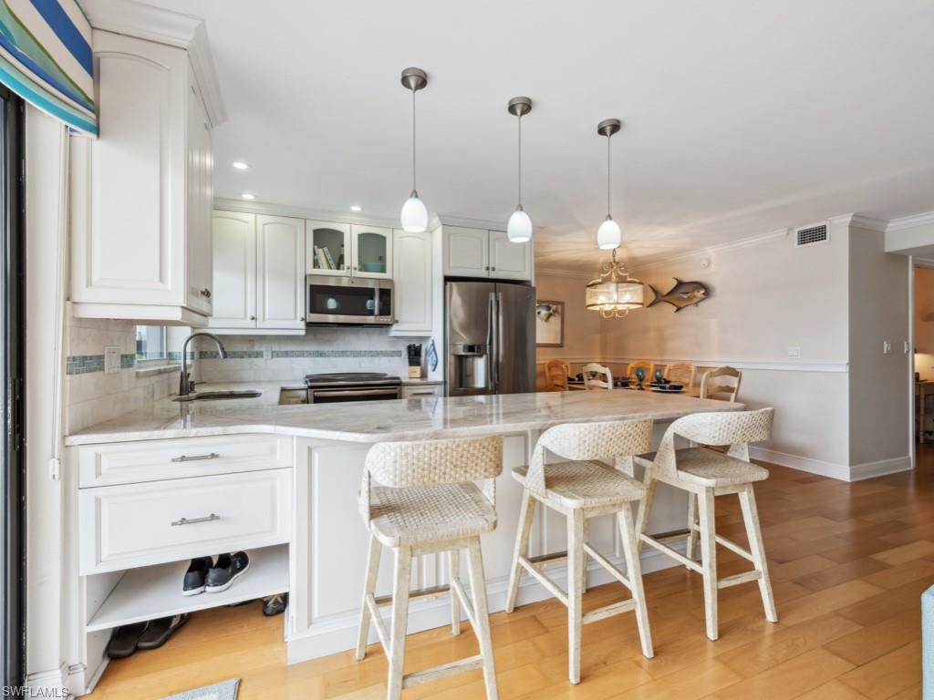 3200 Gulf Shore BLVD N # 407