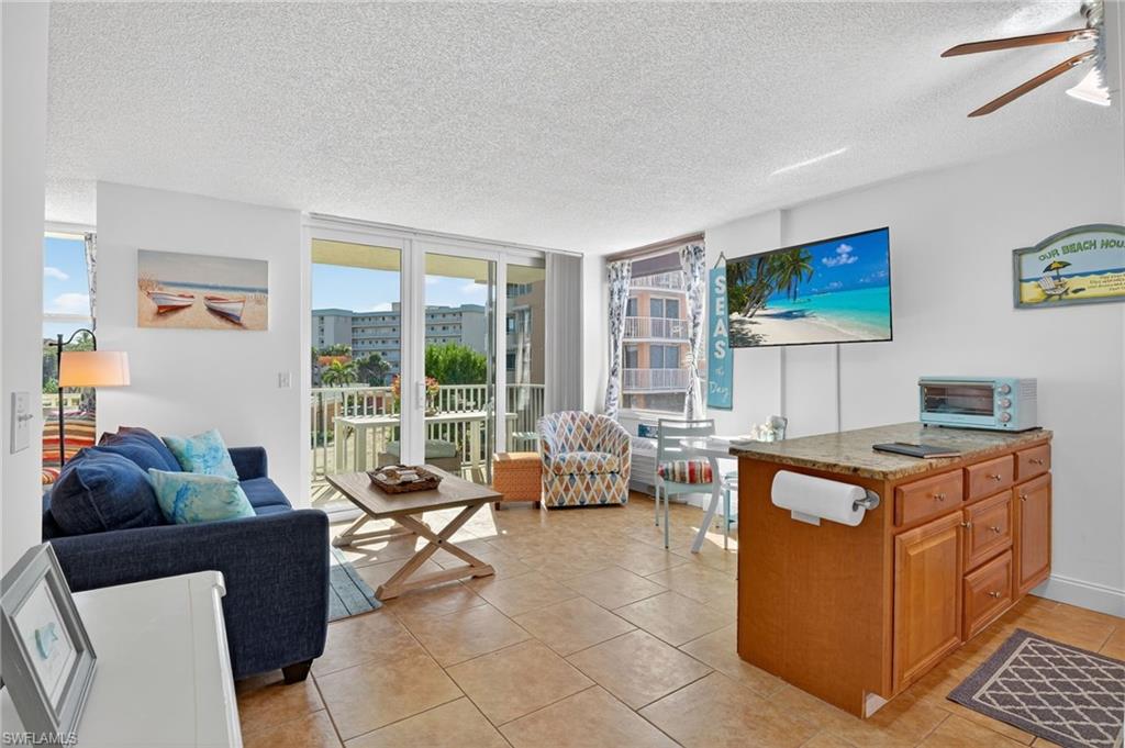 7360 Estero BLVD # 103