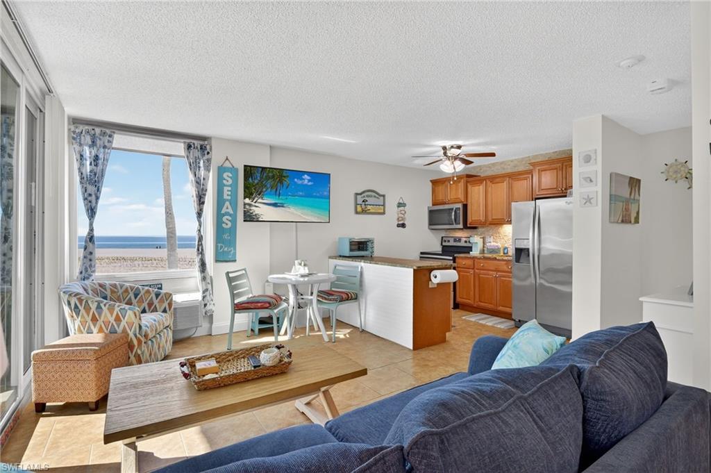 7360 Estero BLVD # 103