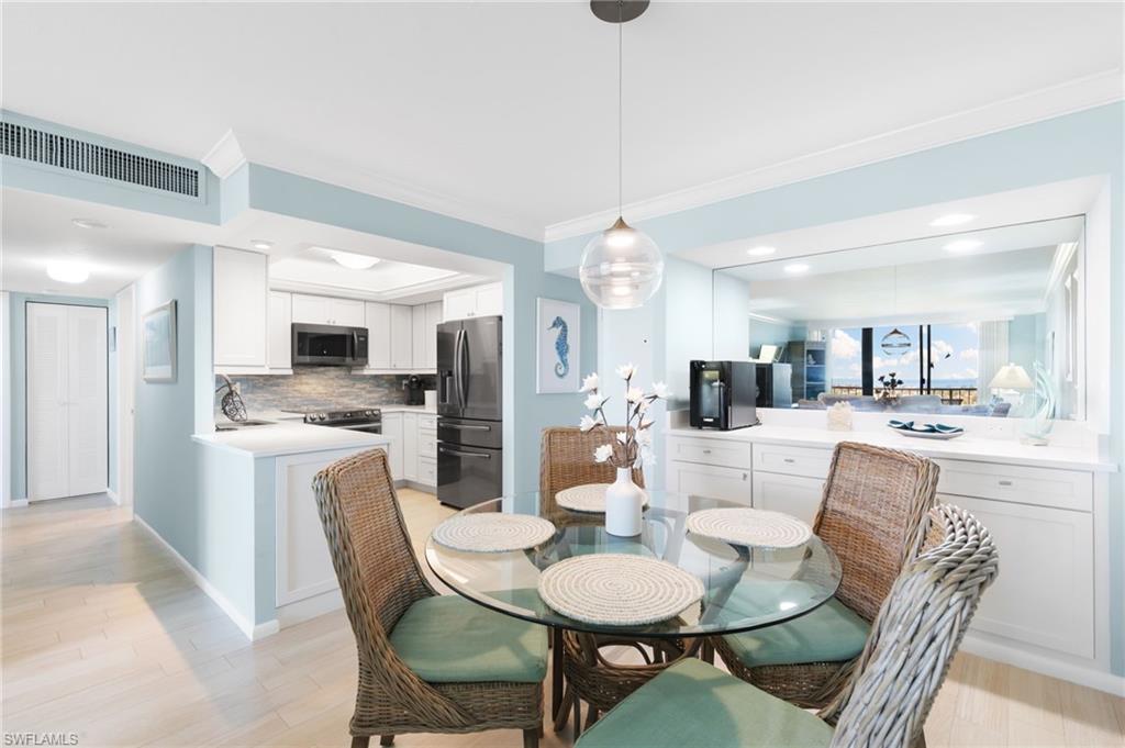 440 Seaview CT # 1610