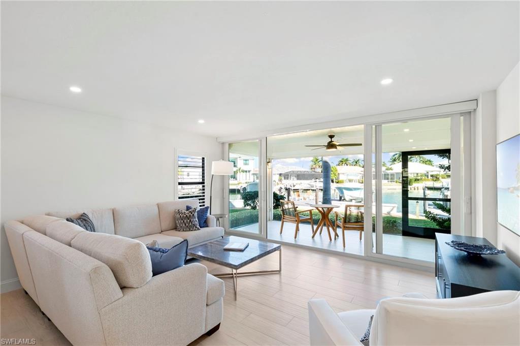 880 Huron CT # 107 Unit: 2-107