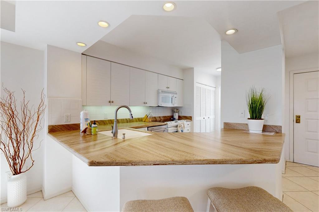 991 N Barfield DR # 201