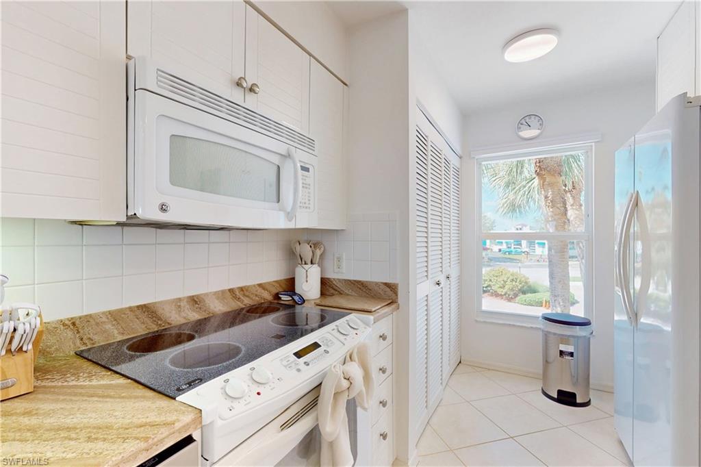 991 N Barfield DR # 201