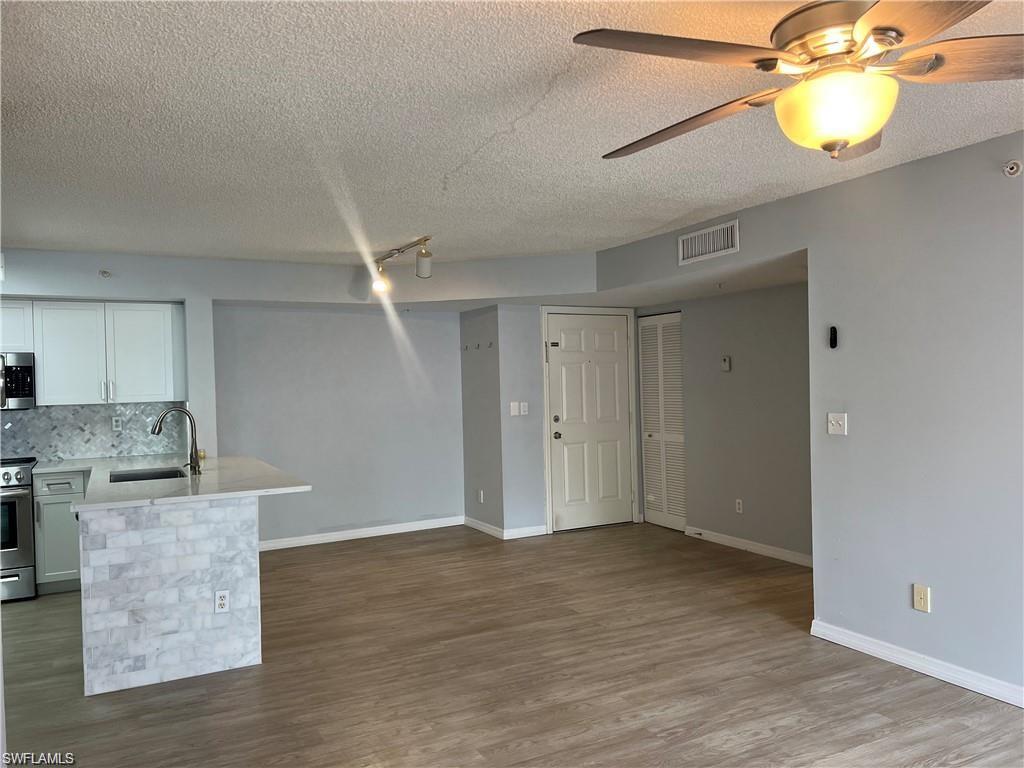 1210 Wildwood Lakes BLVD # 206