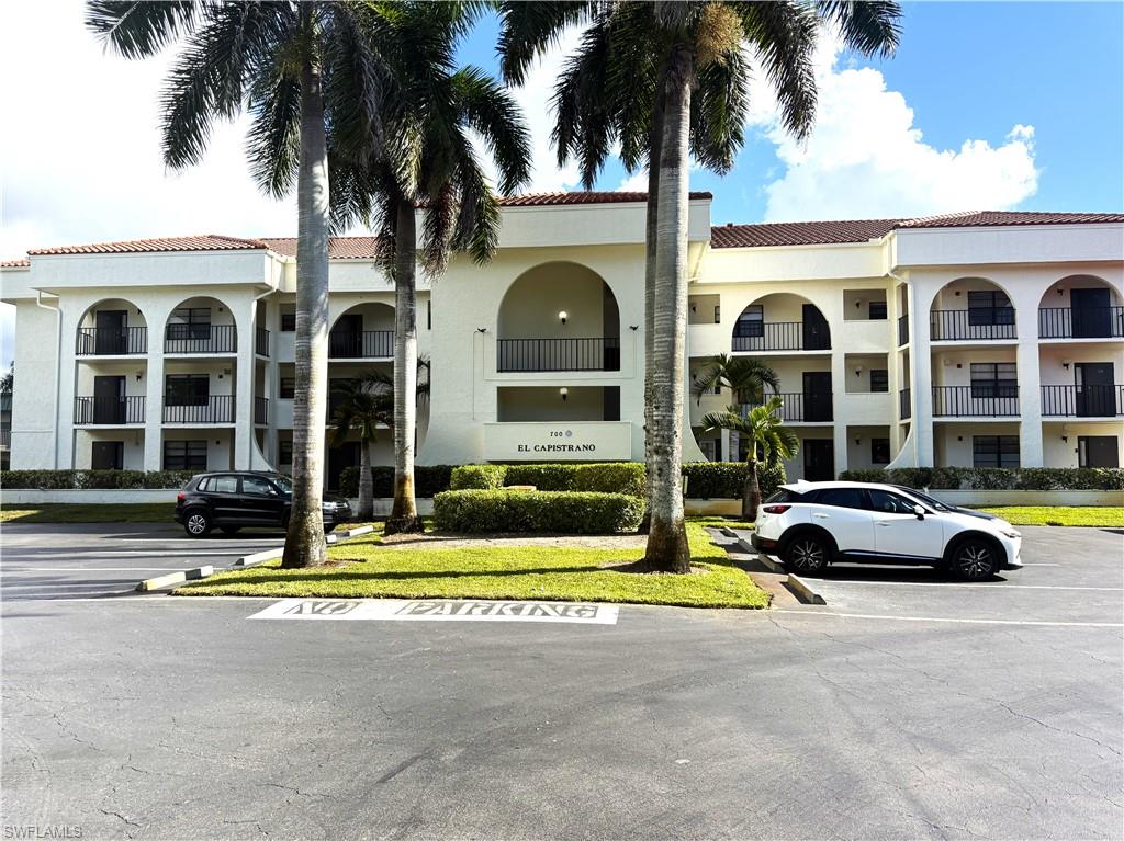 700 Valley Stream DR # 303