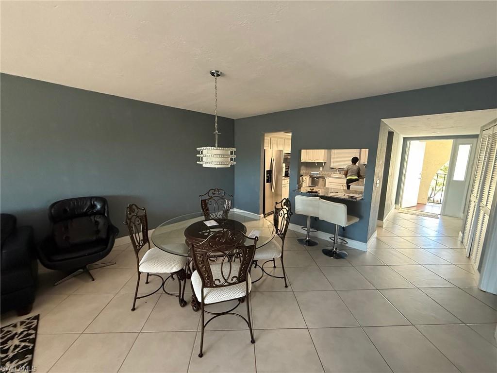 700 Valley Stream DR # 303