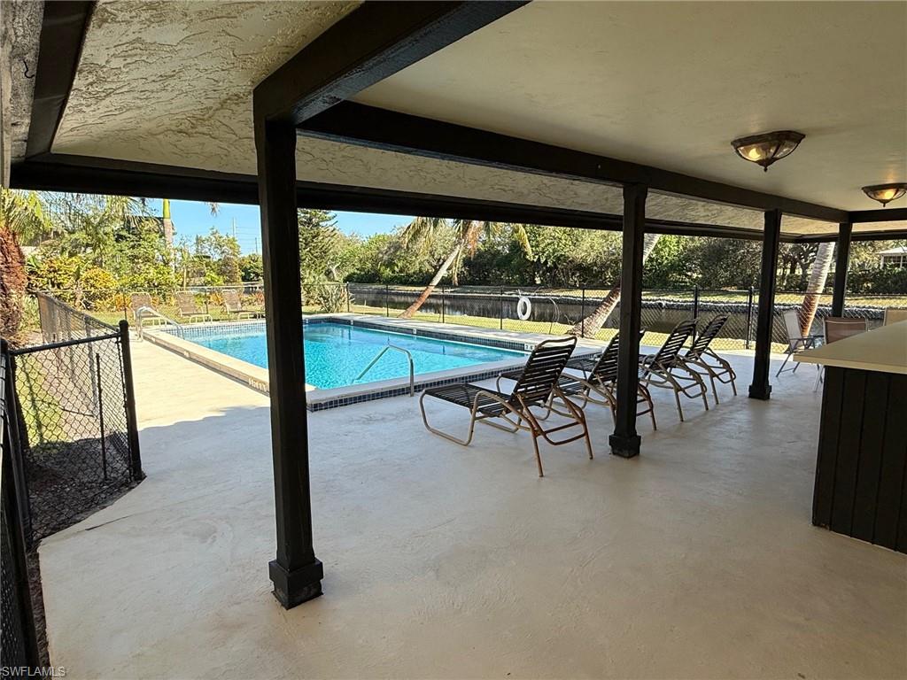 700 Valley Stream DR # 303