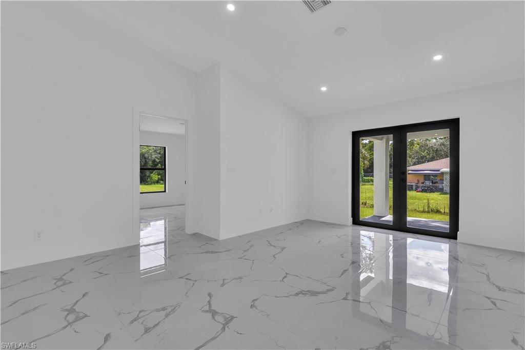 5214/5216 24TH ST SW