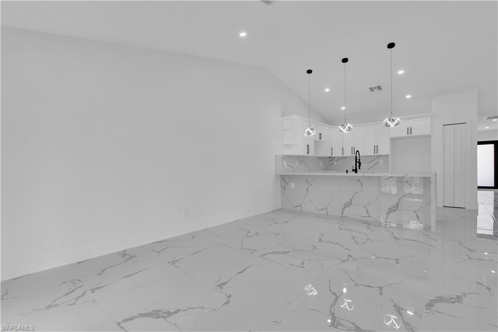 5214/5216 24TH ST SW