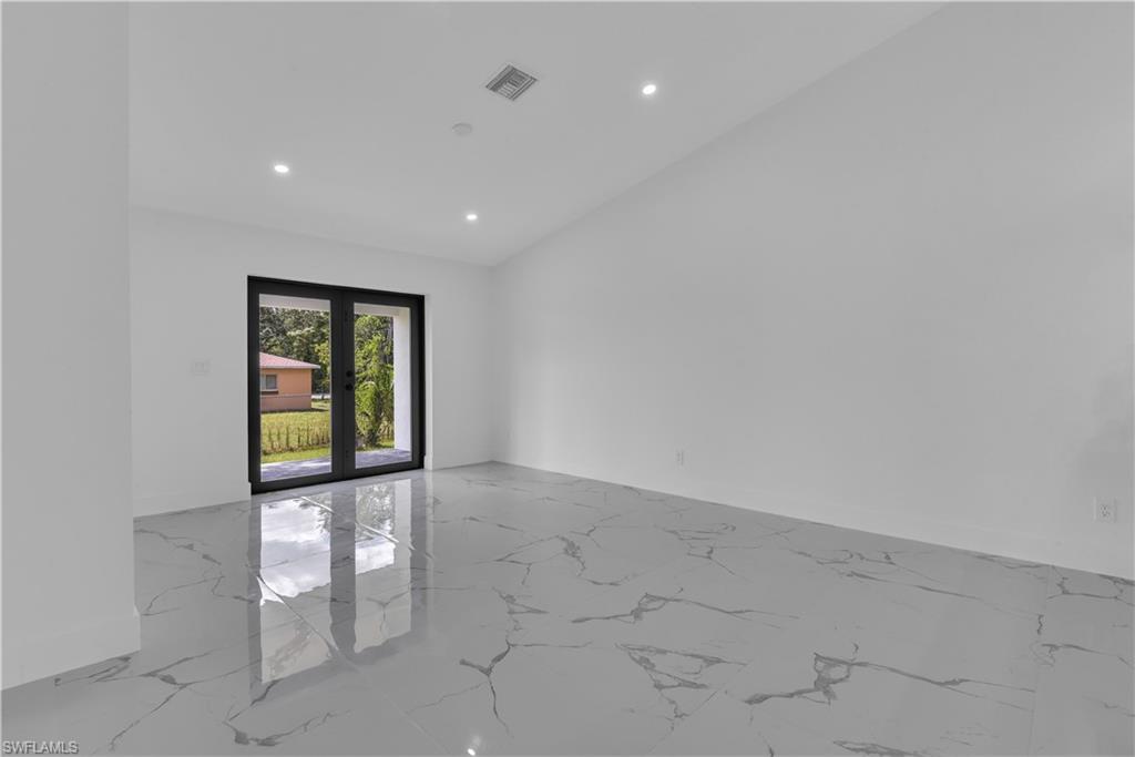 5214/5216 24TH ST SW