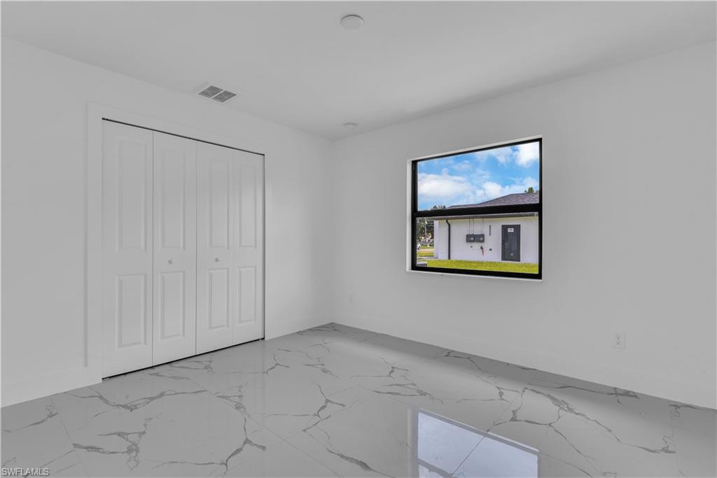 5214/5216 24TH ST SW