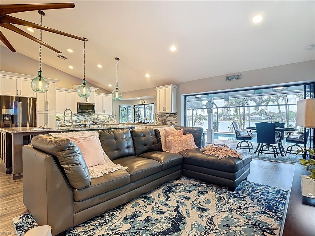 18013 Royal Tree PKWY