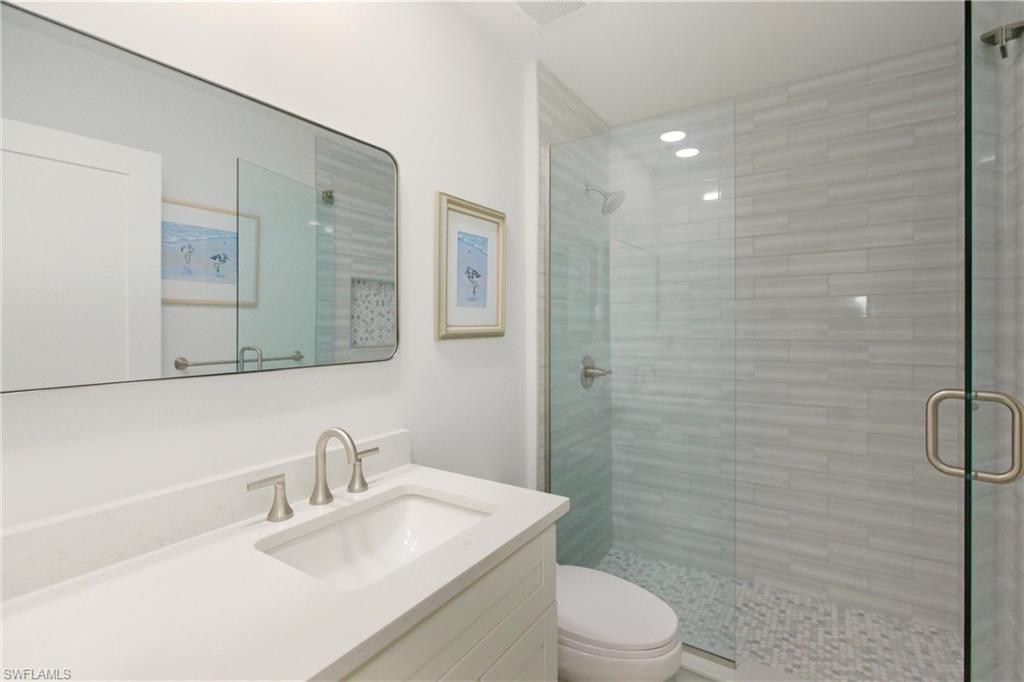 688 Wiggins Lake DR # 201