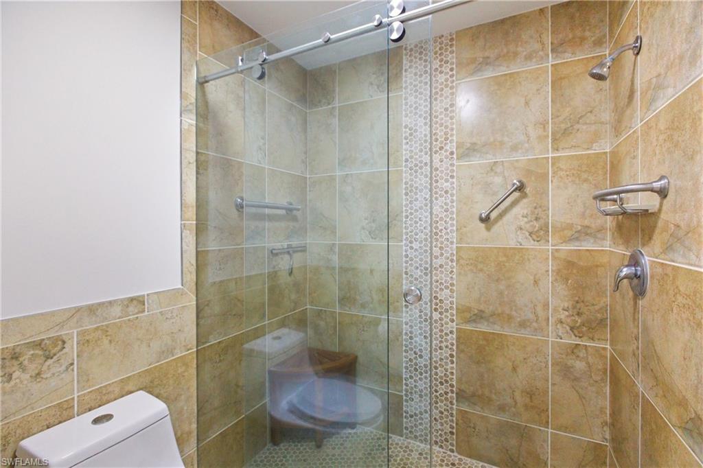 688 Wiggins Lake DR # 201